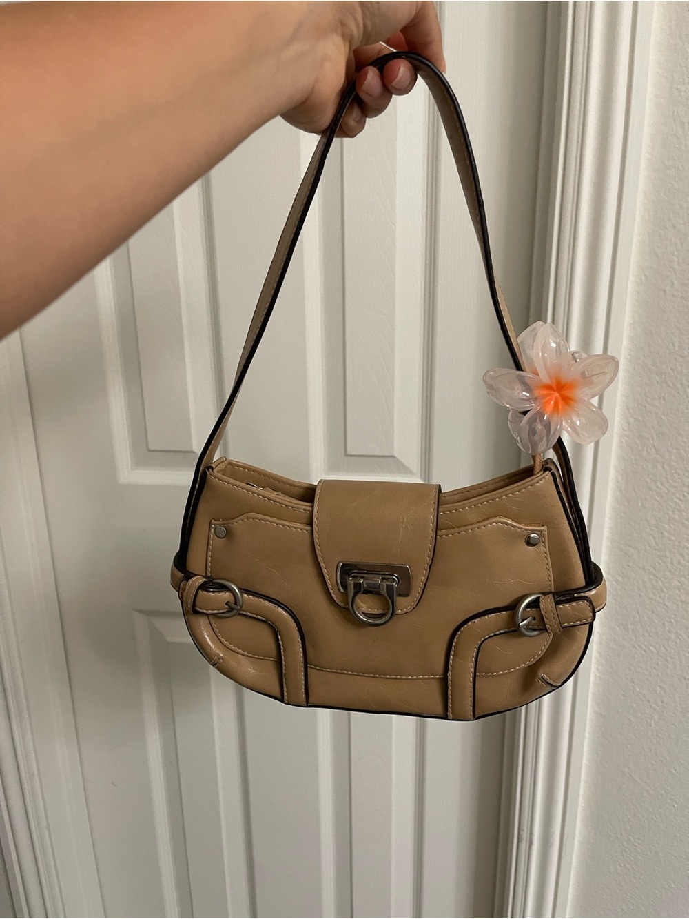 Apt. 9 Y2K Tan Shoulder Bag with Dark Trim and Silver Hardware